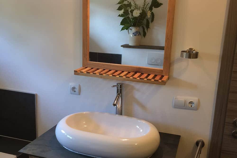 Ganze Wohnung, Wellness,- Entspannung und Gesundheit mit isländischer Sauna, Zuber und Massagen in Wunsiedel, Oberfranken