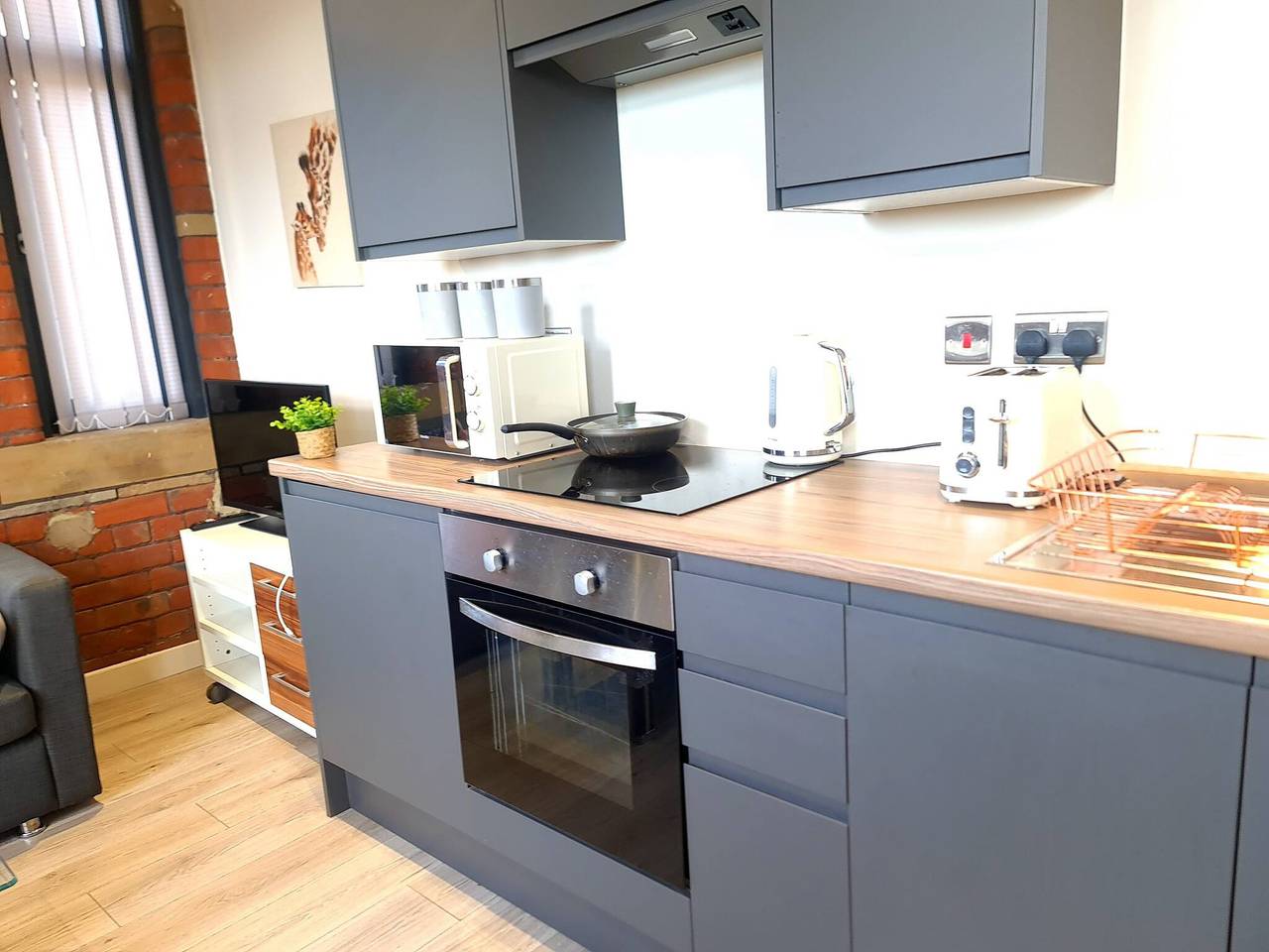 Entire apartment, Longstay Family & Contractor, Wi-fi, Discounts in Bradford, West Yorkshire