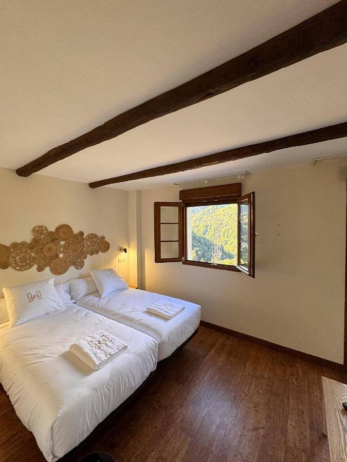 Casa rural para 3 personas, con Terraza además de Jardín y Piscina en Comarca del Caudal