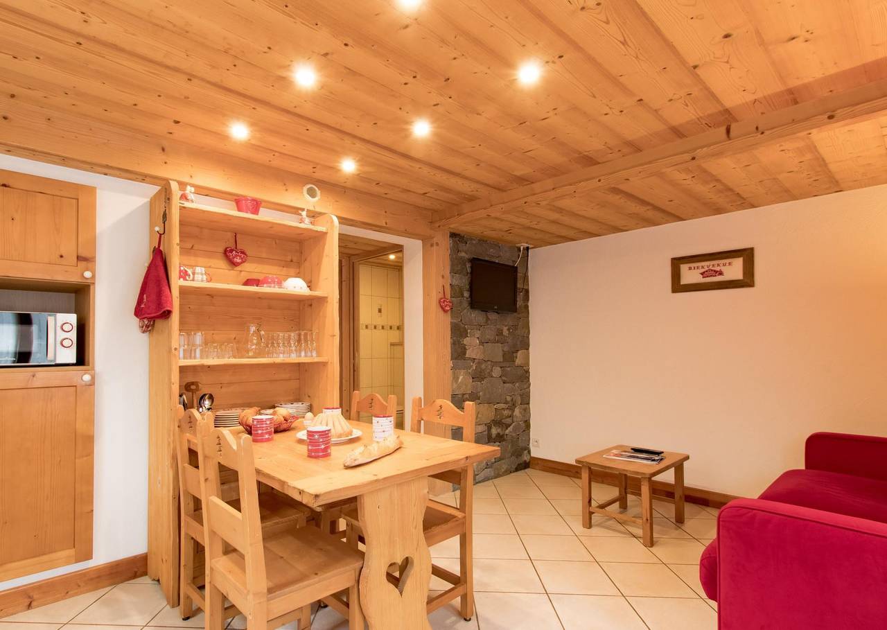 Appartement entier, Chalet le Solaret - Appartement 2 pièces 4 personnes in Chinaillon, Le Grand-Bornand