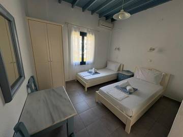 Gîte pour 2 personnes, avec terrasse, animaux acceptés dans Loutró