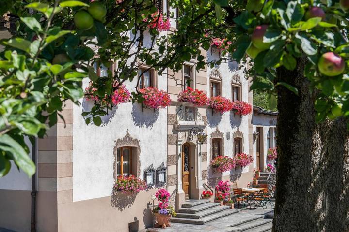 Hôtel pour 2 personnes, avec piscine et jardin ainsi que sauna et vue, animaux acceptés