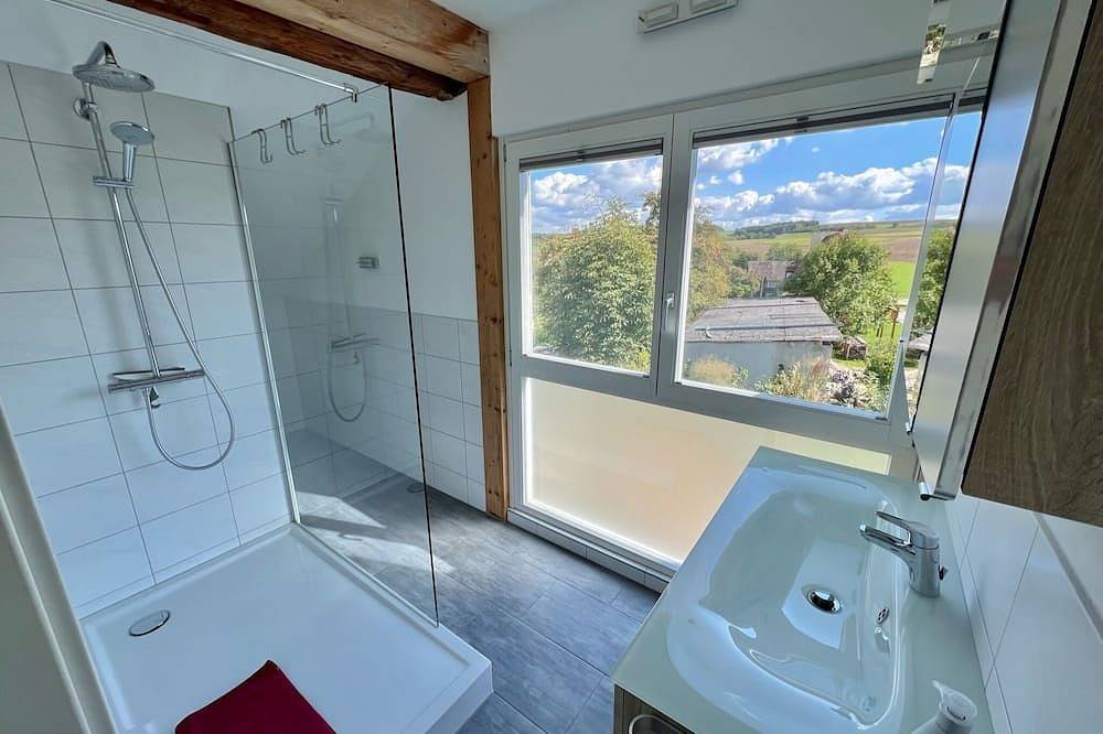 Ganze Wohnung, Großzügige Ferienwohnung (67 qm) in der zweiten Etage in Zapfendorf, Landkreis Bamberg