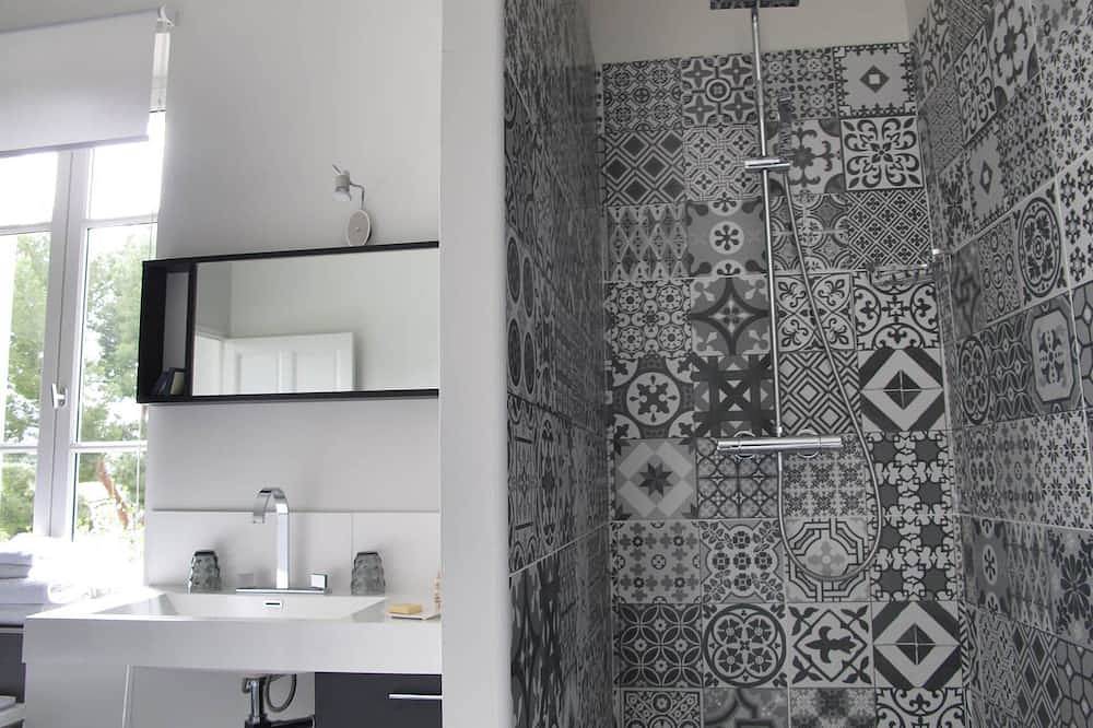 Maison de Maitre en Luberon, cerca de Gordes, 6 personas, 3 habitaciones con aire acondicionado in Lagnes, Parque natural regional del Luberon