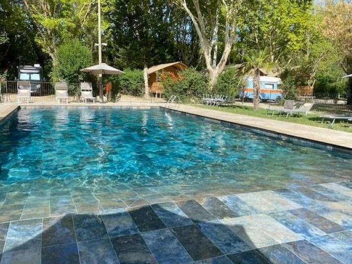 Camping Lodges & Nature - Tente en toile et en bois 5 personnes - Lodge Safari in Avignon, Vaucluse