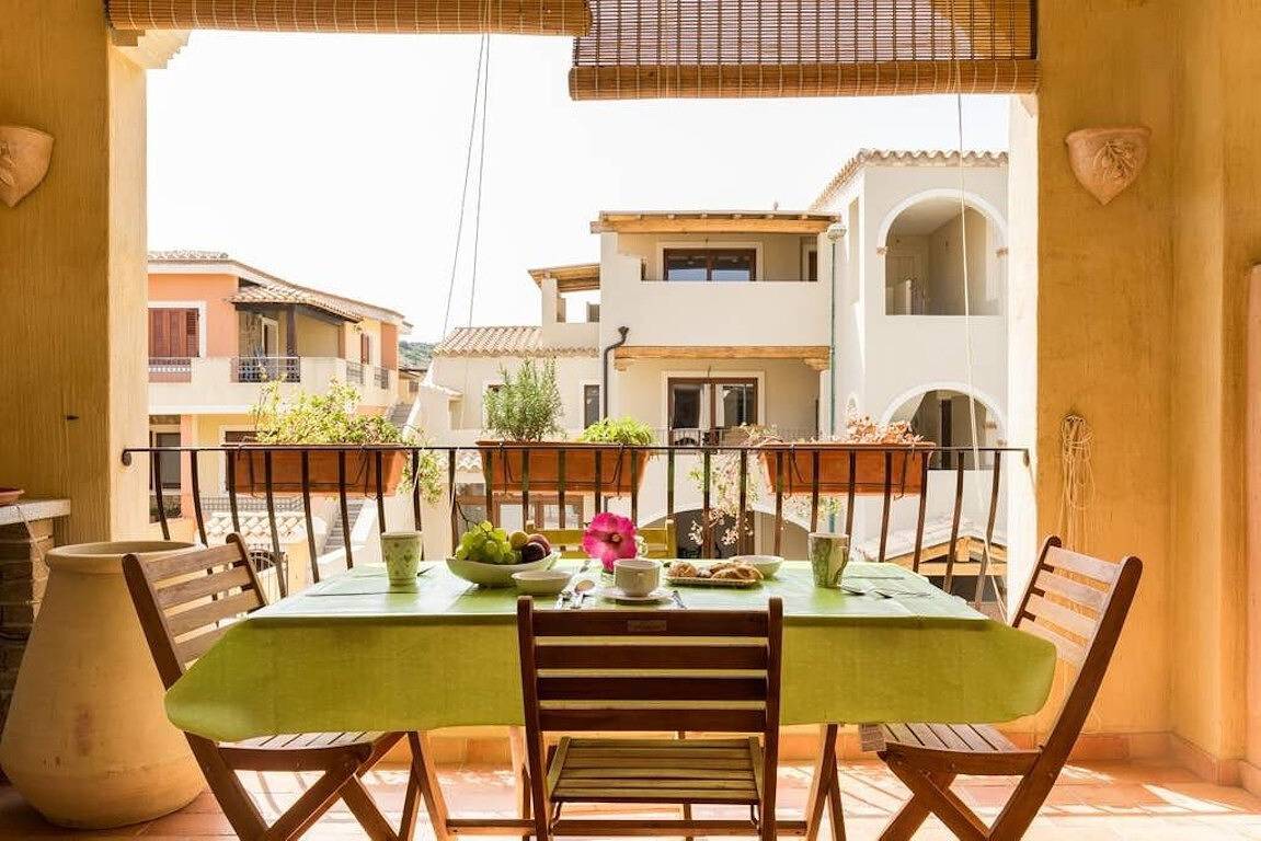 Ganze Wohnung, Ferienwohnung Perugino mit Terrasse, Balkon, A/C & Wlan in Crabonaxa/Villasimius, Villasimius