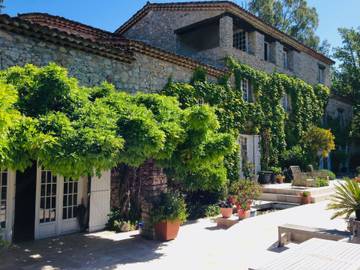 Finca für 10 Personen, mit Terrasse und Garten, mit Haustier in der Provence