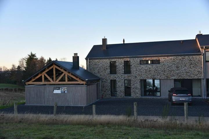 Location de vacances pour 10 personnes, avec piscine et jardin ainsi que vue et sauna à Rochehaut - 3