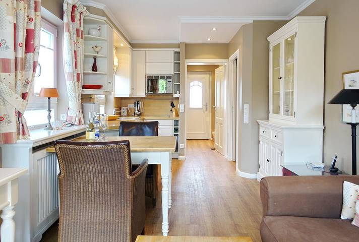 Ganze Wohnung, 2-Raum Appartement mit ca. 45m ² Nutzfläche im Erd- und Untergeschoss. in Nordfriesische Inseln (Schleswig-Holstein) (Schleswig-Holstein), Wenningstedt