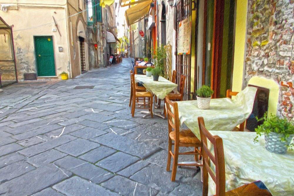 Entire apartment, Three-room apartment in a strategic location between downtown and the sea Cin It009002C2Kq9Jci5G in Albenga, Riviera di Ponente