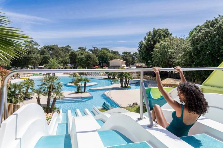 Vakantiehuis voor 4 personen, met Terras en Zwembad in Saint-Palais-sur-Mer