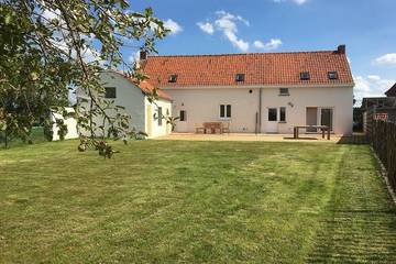 Location de vacances pour 18 personnes, avec terrasse et jardin à Kortemark