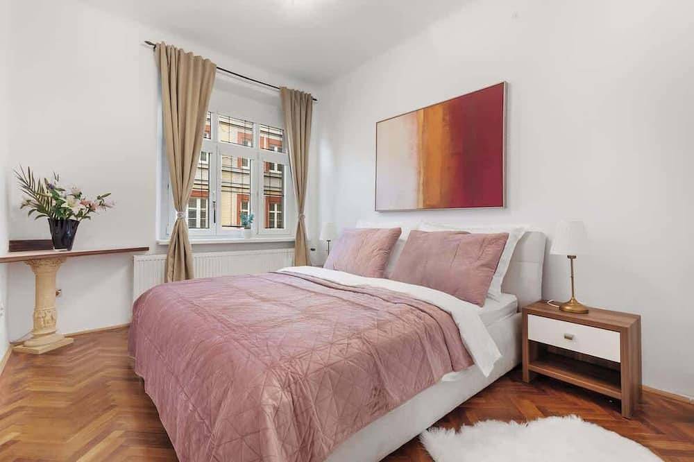 Entire apartment, Grand Elegant Apartment - City Center Bratislava in Bratislava, Bratislava region