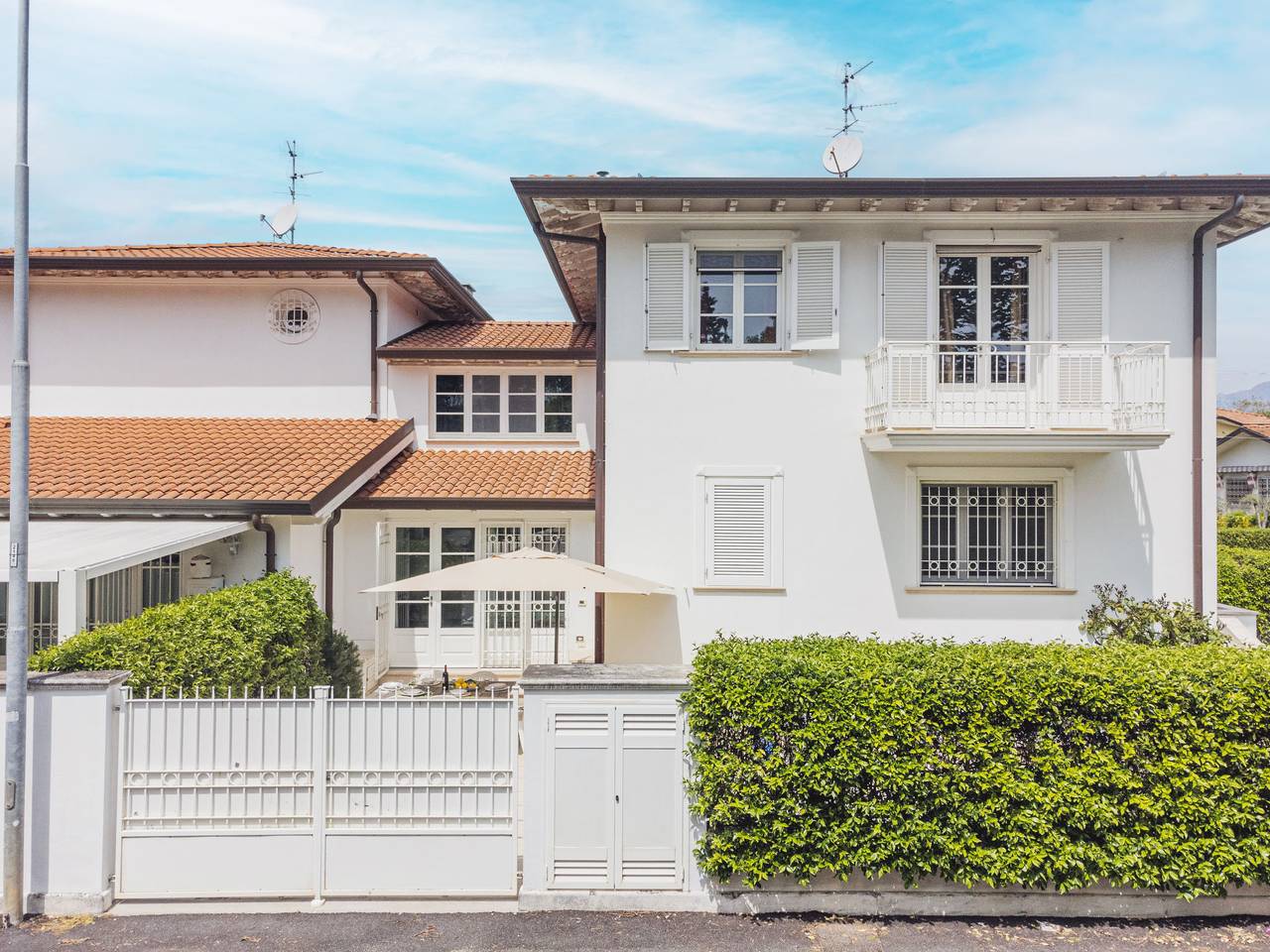 Villa Clara in Lido di Camaiore, Camaiore (Toscana)
