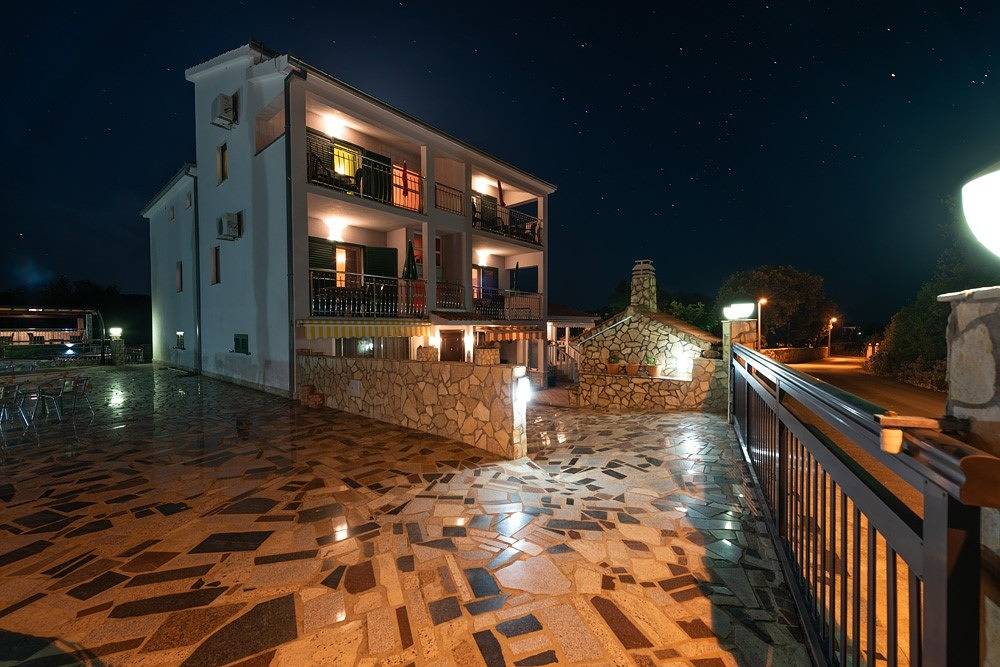Appartement entier, Appartement de vacances pour 5 personnes avec piscine in Vinisce, Split-Dalmatie