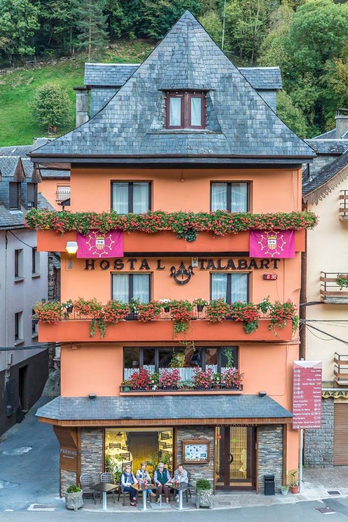 Maison d’hôte pour 3 personnes, avec Terrasse ainsi que Jardin et Piscine