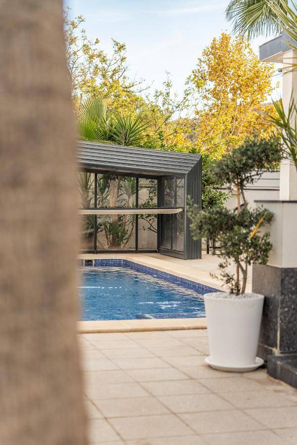 Villa pour 10 personnes, avec jardin et jacuzzi ainsi que piscine et balcon à Alicante - 4