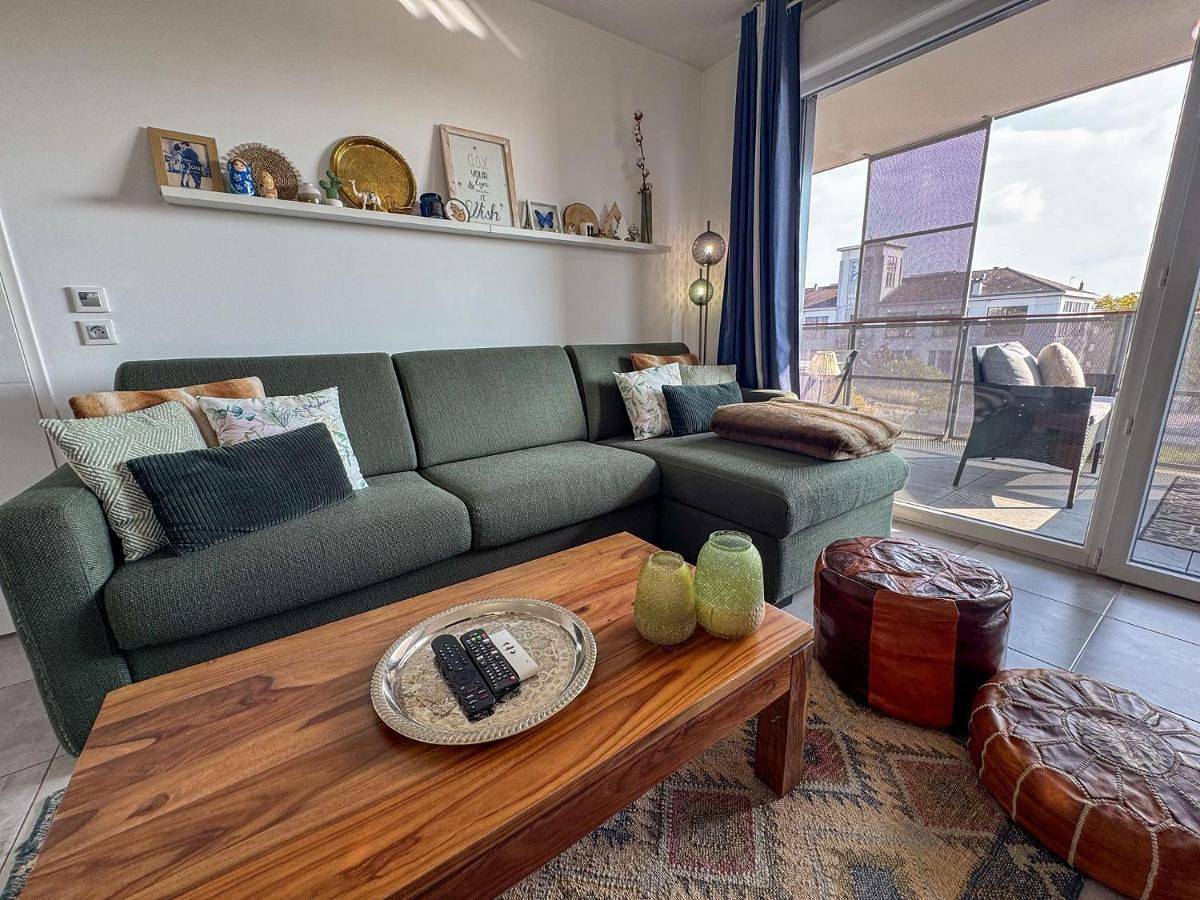 Appartement entier, Two-Bedroom Apartment in Décines-Charpieu, Lyon et ses environs