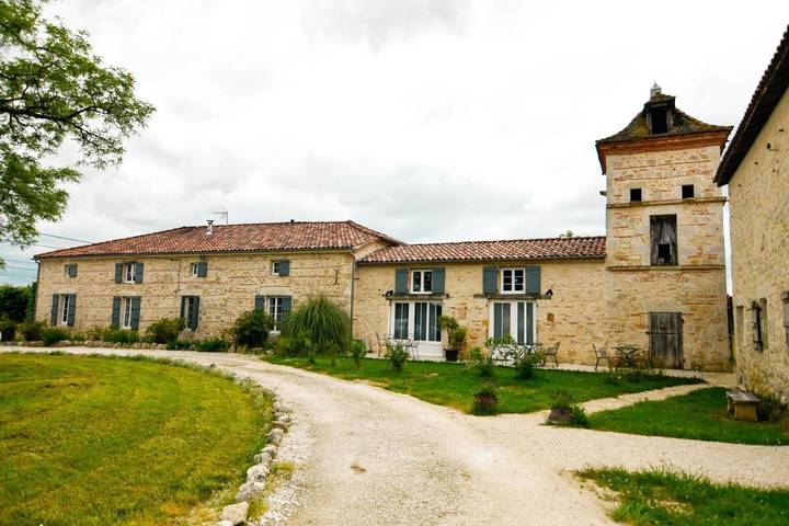 Location de vacances pour 6 personnes, avec piscine ainsi que terrasse et vue à Saint-Jean-de-Thurac - 2