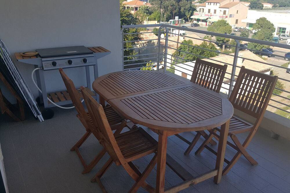 Apartamento entero, Apartamento T2 con vistas al mar de 45m2 + 15m2 de terraza - Haute Corse in Folelli, Penta-di-Casinca