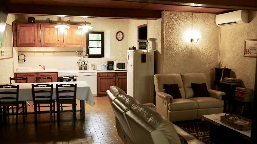 Gîte pour 6 personnes, animaux acceptés à Saint-Paul-de-Jarrat - 3