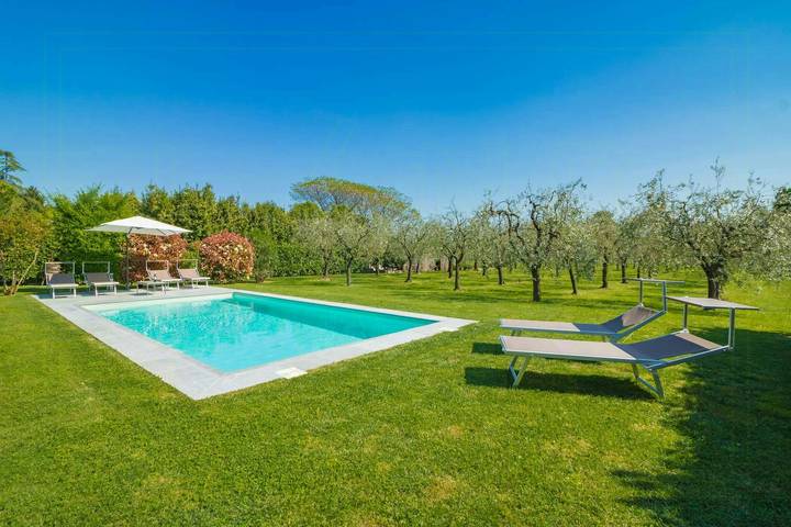 Ferienhaus für 7 Personen, mit Terrasse und Garten in Lucca