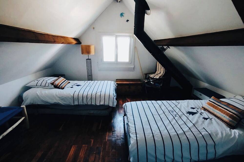 Traditional Houses in Groix – Peace and Quiet, Beach, and Nature in Groix, Côte des Mégalithes