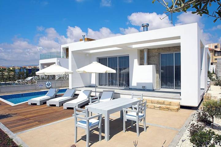 Villa for 6 people, with garden in Paphos