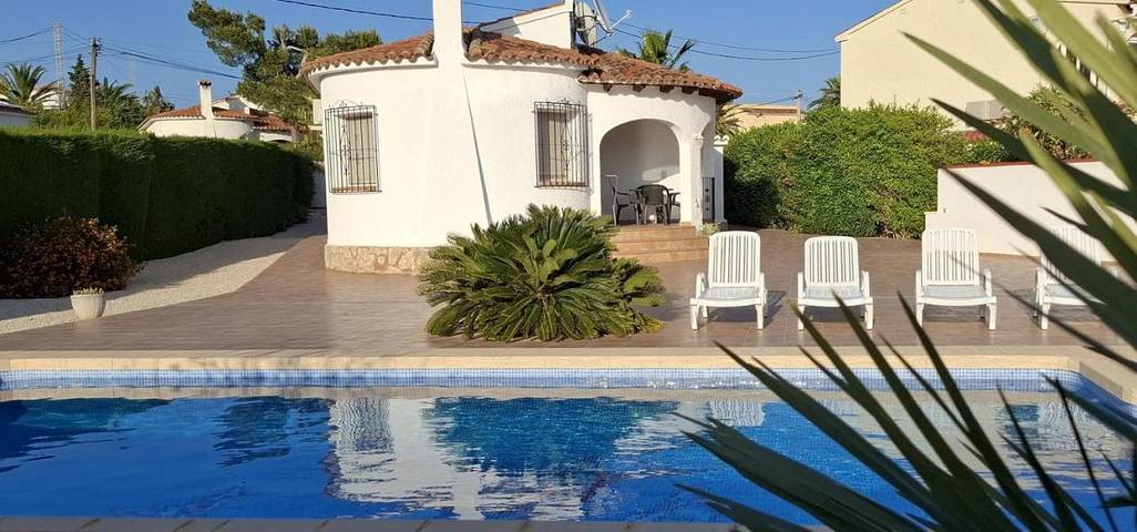 Chalet para 6 personas, con jardín además de piscina y vistas - 1