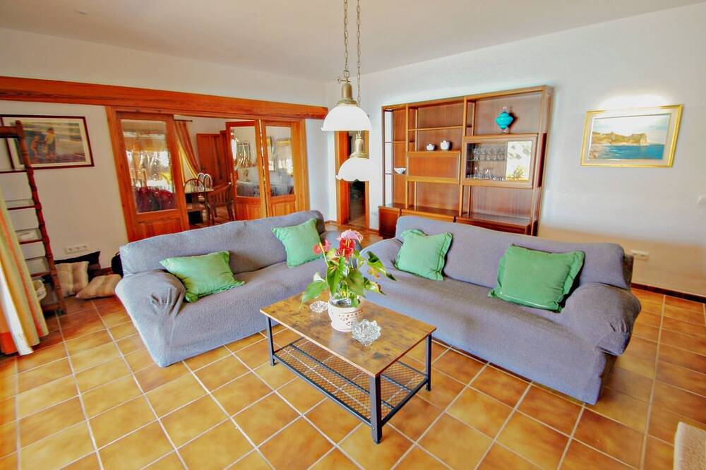 El Portet - beachfront holiday home with private pool in Moraira in Cala El Portet, Teulada (Spain)