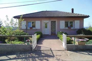 Gîte pour 4 personnes, avec vue et jardin à Anould