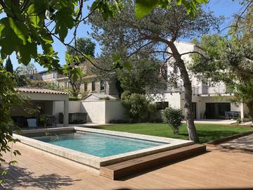 Chambre d’hôte pour 2 personnes, avec jardin ainsi que jacuzzi et piscine à Avignon