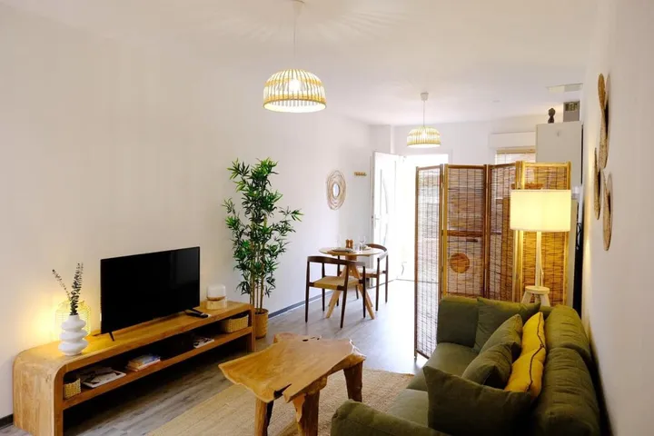 Chalet para 2 personas, con jardín y jacuzzi, Se admiten mascotas - 1
