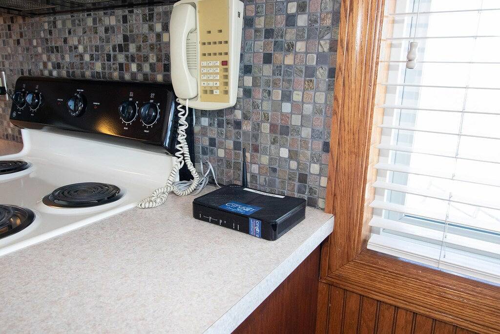 Ganze Wohnung, Corner unit w/ views & fireplace connects to Ml150 (rented separately in Snowshoe, Greenbrier River