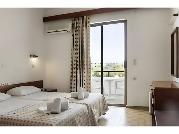 Apartment in A Hotel 'Hercules Plus Faliraki' with Shared Pool, Shared Terrace and Wi-Fi in Faliraki, Rhodos