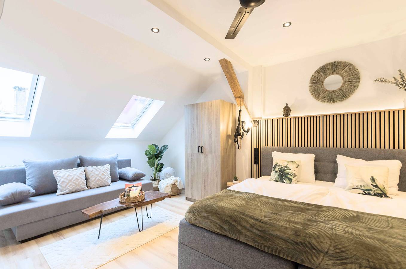 Ganze Ferienwohnung, Apartment, Küche, Parkplatz, digitaler Check-in in Hof, Oberfranken