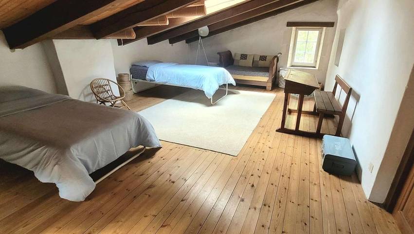 Location de vacances pour 10 personnes, avec jardin et piscine à Breuillet - 4