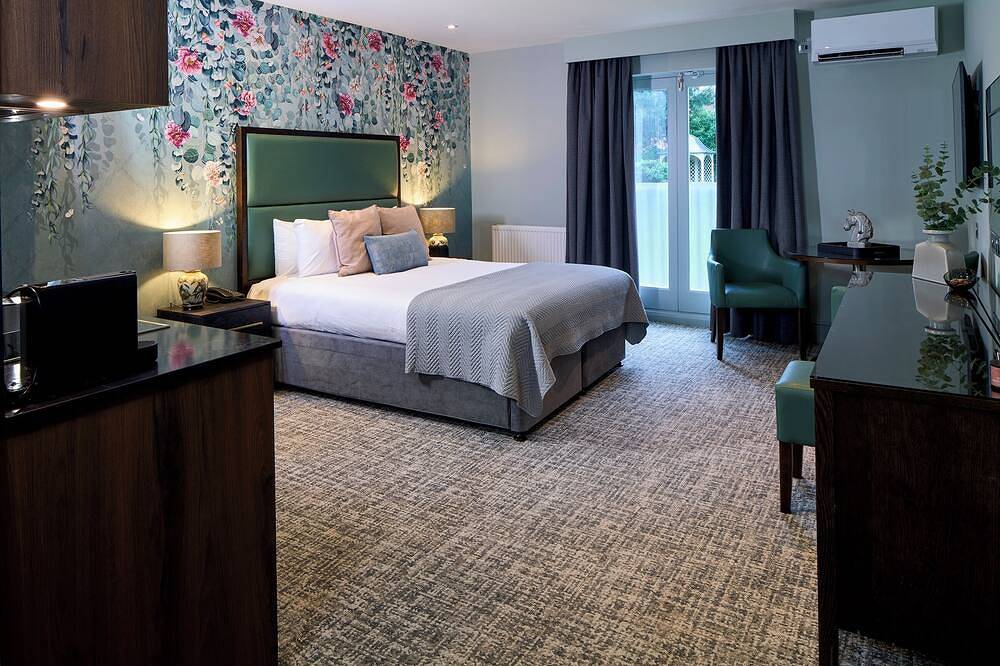 Entire apartment, The Residence at the Mandolay in Guildford, Surrey