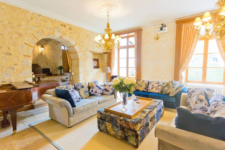 Gîte pour 10 personnes, avec jardin et terrasse, animaux acceptés à Villeneuve-sur-Lot - 4
