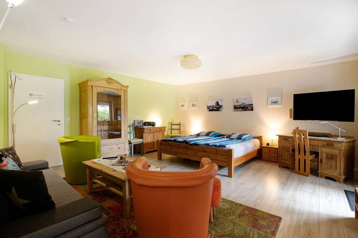 Ganzes Studio, Nah am Meer - Einzimmerapartment "Sonnengruß am Strand" mit Meerblick & Terrasse in Eckernförde, Rendsburg-Eckernförde