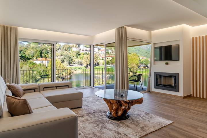 Location de vacances pour 6 personnes, avec jardin et vue sur le lac dans Rio Caldo