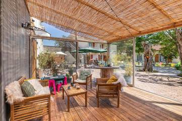 Hôtel pour 5 personnes, avec piscine ainsi que vue et jardin, animaux acceptés à Queyrac