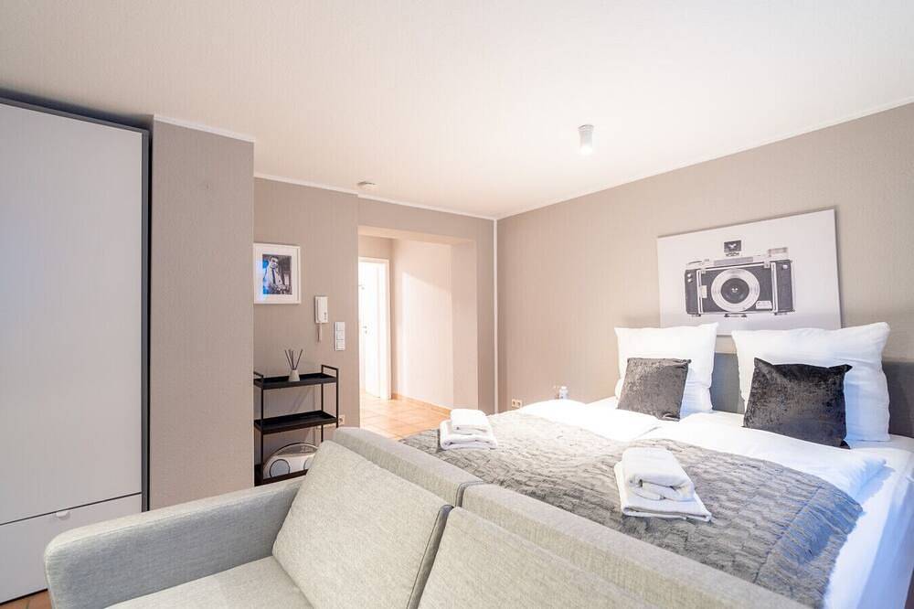 Ganze Wohnung, Ferienwohnung nähe Bahnhof und Innenstadt in Andernach, Osteifel