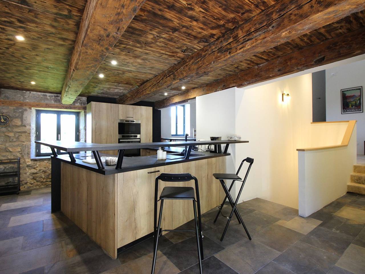 Casa renovada La Bourboule, 3 habitaciones, se admiten mascotas, estacionamiento in La Bourboule, Parque Natural Regional Volcans d'Auvergne