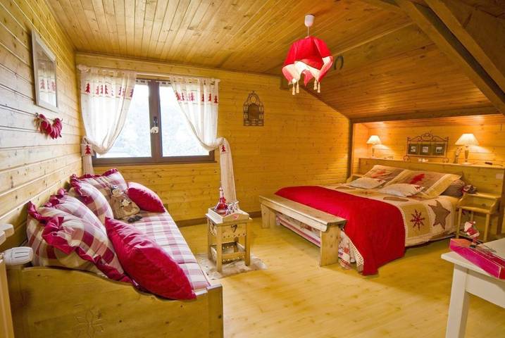 Chambre d’hôte pour 2 personnes, avec Terrasse ainsi que Jacuzzi et Piscine