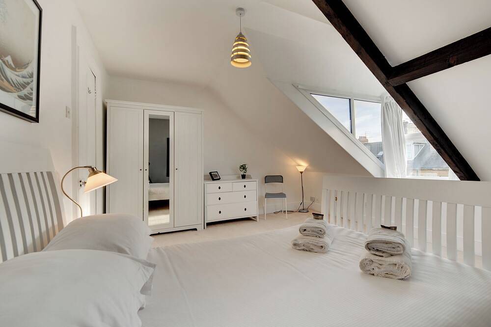 2 bedroom accommodation in Tynemouth in Tynemouth, North Tyneside