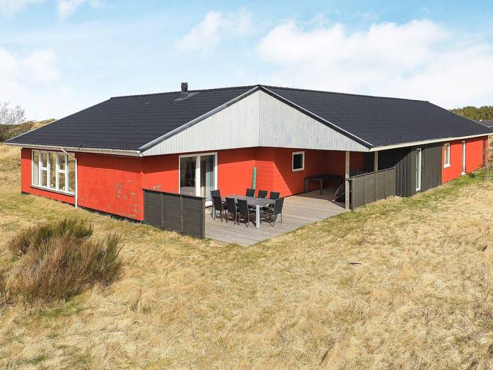 Ferieudlejning for 10 personer, med Jacuzzi og Terrasse samt Sauna i Rødhus