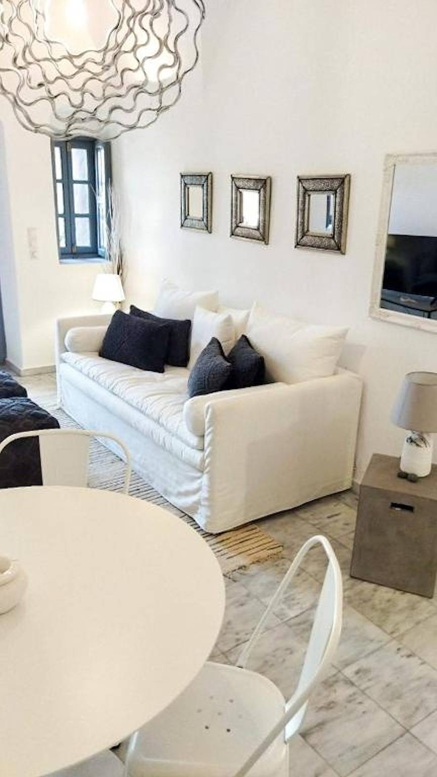 Lovely Santorini Villa | Alius Residence | 1 Bedroom | Ideal for Romantic Couples Getaway | Oia in Ormos Ammoudiou, Oia