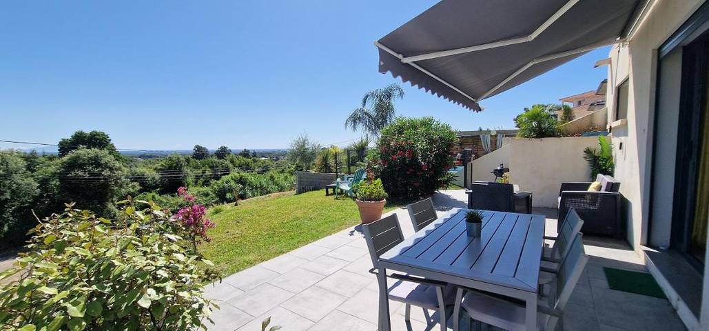 Gîte pour 4 personnes, avec vue ainsi que jardin et piscine à Penta-di-Casinca - 4