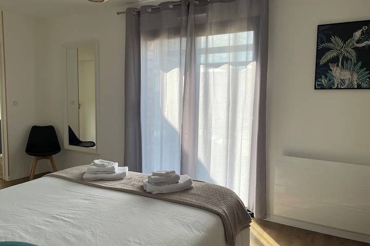 Location de vacances pour 8 personnes, avec jardin ainsi que terrasse et jacuzzi dans Plage Du Pouldu Santec - 4